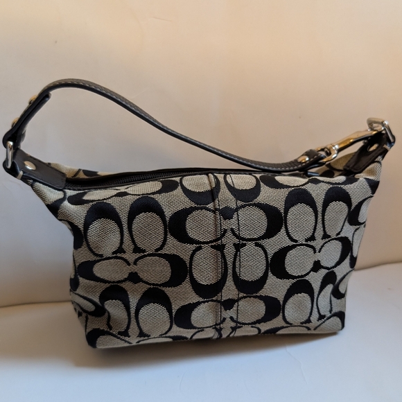 Coach Hampton Signature Mini In VGUC - Picture 5 of 13